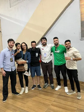 Outro registro do grupo reunido no congresso