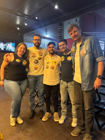 Participantes reunidos durante o encontro